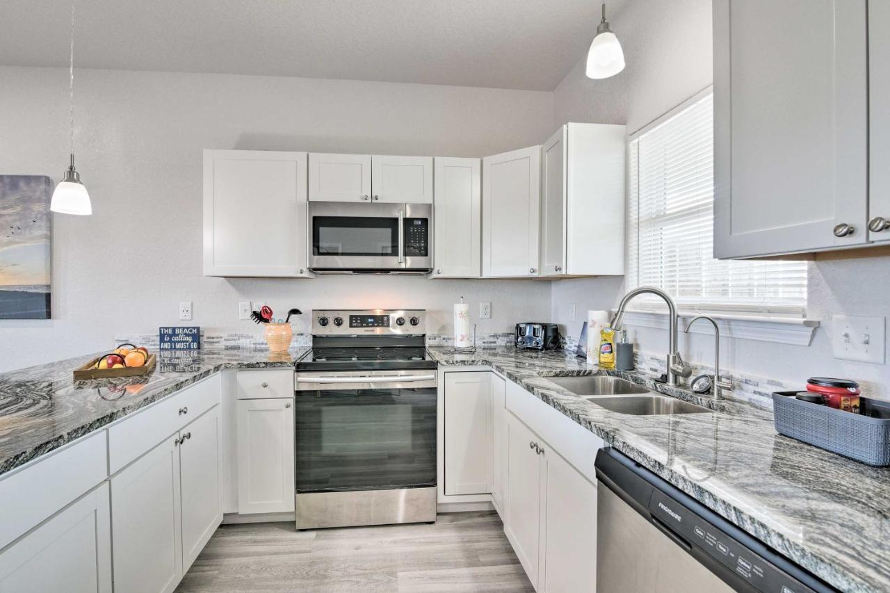 Surfside Beach Retreat With Deck And Ocean Views Εξωτερικό φωτογραφία