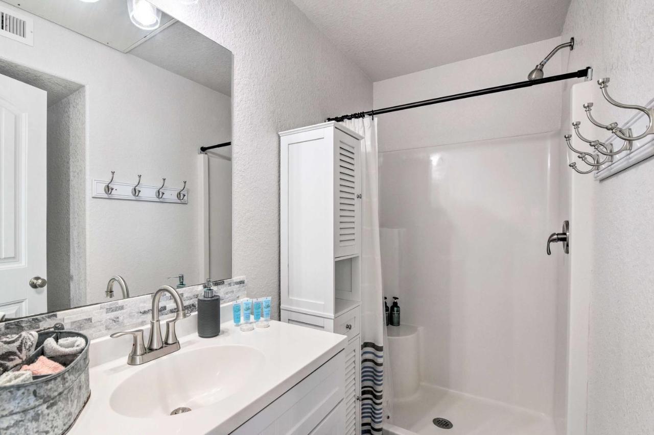 Surfside Beach Retreat With Deck And Ocean Views Εξωτερικό φωτογραφία
