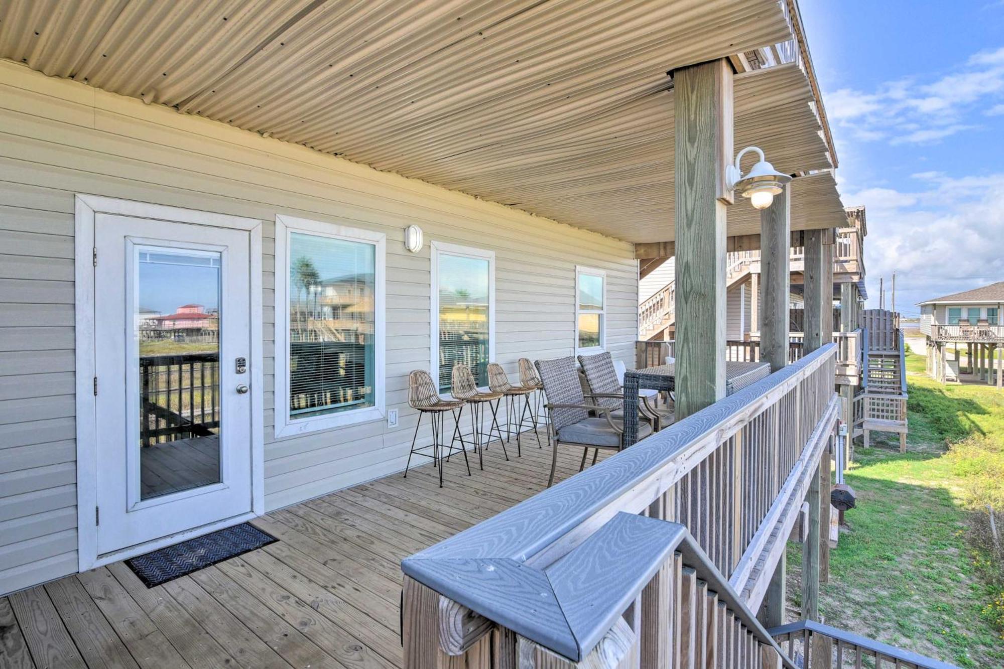 Surfside Beach Retreat With Deck And Ocean Views Εξωτερικό φωτογραφία