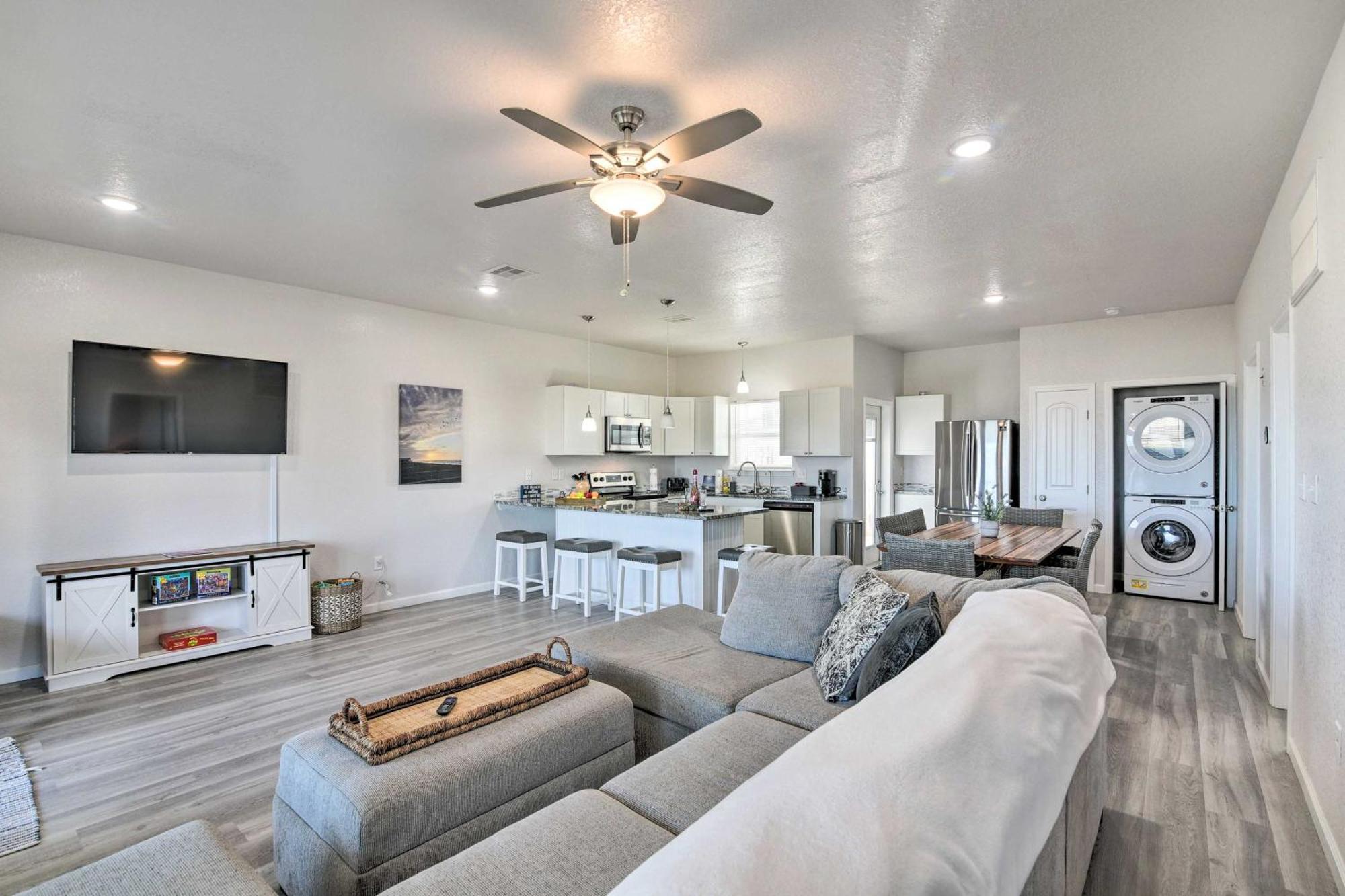 Surfside Beach Retreat With Deck And Ocean Views Εξωτερικό φωτογραφία